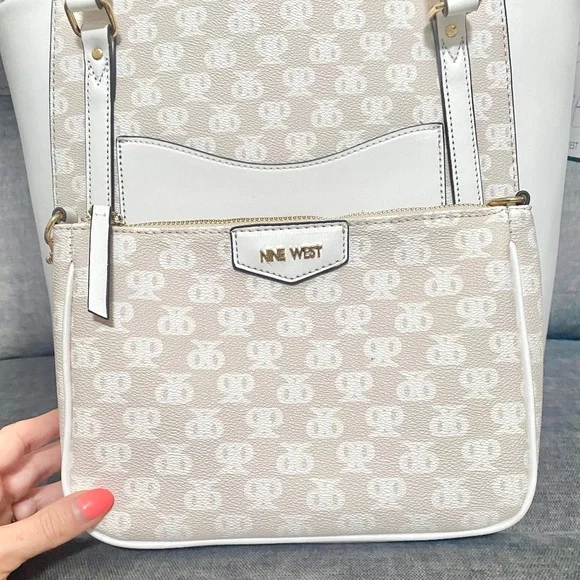 Nine West Garner Cream Logo Tote 4 in 1 bag NWT - Picture 5 of 14